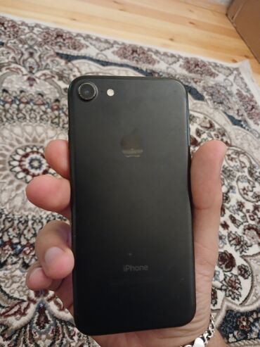 iphone 7 pulus: IPhone 7, 256 GB, Qara, Barmaq izi