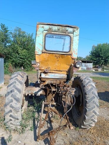 kənd təsərrüfatı alətləri: Traktor T 28, 1986 il, 28 at gücü, motor 3 l