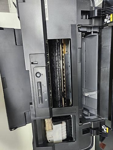 Принтеры: Epson L800 — струйный фотопринтер с встроенной СНПЧ (шесть раздельных — 3