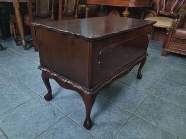 Stilske komode: Komoda u odlicnom stanju. Duzina 90 cm Dubina 48cm Visiva 58 cm na lalafo.rs — 9 Stilske komode: Komoda u odlicnom stanju. Duzina 90 cm Dubina 48cm Visiva 58 cm — 9