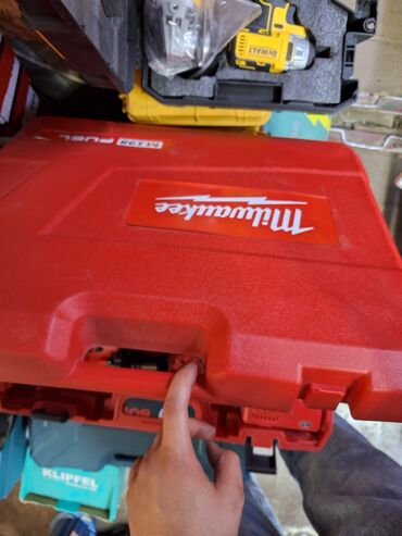 сколько стоит лазерная рулетка: Набор инструментов Milwaukee M18 FUEL в красном кейсе, который