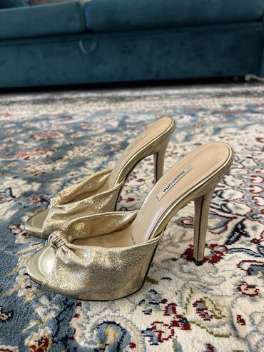обувь из италии: Туфли 37, цвет - Золотой