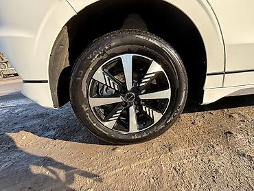 BYD: BYD E2: 2025 г., Электромобиль, Хэтчбэк — 3