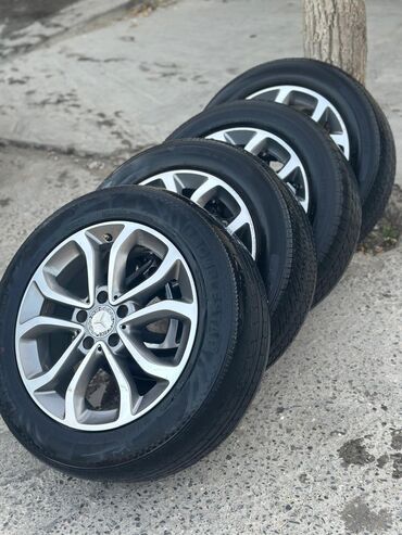 Шины: Б/у Колесо AMG 215 / 60 / R 17, 5 Болтов