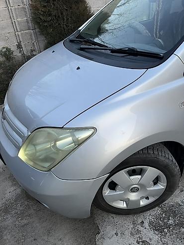 Toyota: Toyota ist: 2003 г., 1.3 л, Автомат, Бензин, Хэтчбэк — 5