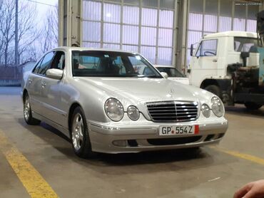 Μεταχειρισμένα Αυτοκίνητα: Mercedes-Benz E 320: 3.2 l. | 2001 έ. Sedan