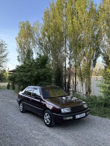 Volkswagen: Volkswagen Vento: 1994 г., 1.8 л, Механика, Бензин, Седан