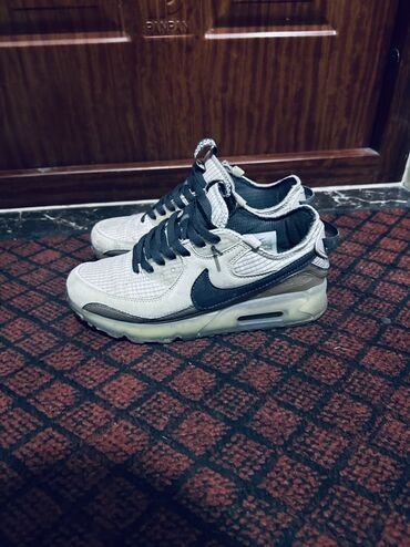 пальто мужское бишкек цена: Эркектердин кроссовкасы, 40.5, Nike, Колдонулган, түсү - Саргыч боз, Өзү алып кетүү