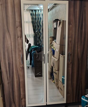 Masalar və oturacaqlar: İşlənmiş, Açılan, 4 qapılı Düz dolab, Şifonyer