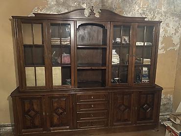 kreditle mebeller: Qonağ otağı üçün mebel. Möhkəm, dözümlü ağac materialındandır. Qırığı — 1