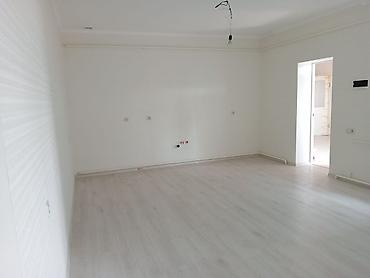 Продажа коттеджей и домов: Продаётся одноэтажный дом с просторным двором. Характеристики: - — 35