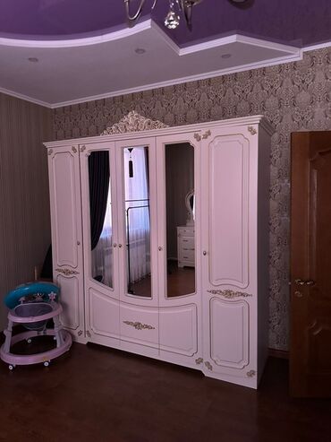 кухонный мебель бишкек: Уктоочу бөлмө гарнитуру, Колдонулган, Эки кишилик керебет, Комод, Трюмо, Акылуу жеткирүү, Өзү алып кетүү