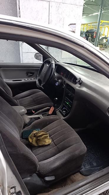 болуп: Hyundai Sonata: 1995 г., 1.6 л, Кол менен иштөөчү, Бензин, Седан — 6