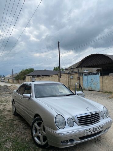 Mercedes-Benz: Mercedes-Benz E 320: 3.2 l | 2000 il Sedan — 8