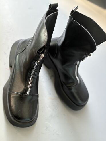 Другая женская обувь: Обувь деми заказ с китая, не подошел размер. Новые, продаю по цене — 7