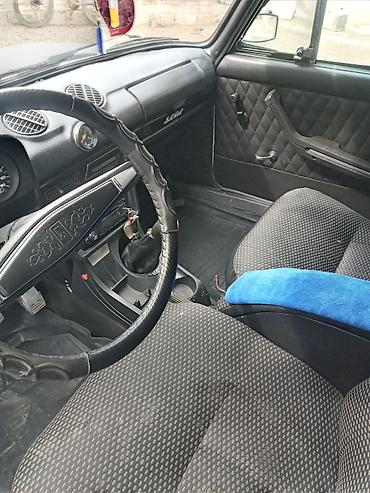 VAZ (LADA): Model: VAZ 2106 (klassik “altılı”) Kuzov rəngi: ağ Kuzov: sedan, xrom — 14