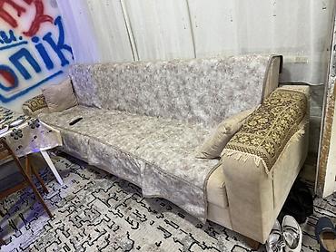 Uzun üçyerlik divan - Klassik dizayna sahib uzun, üç nəfərlik divan -