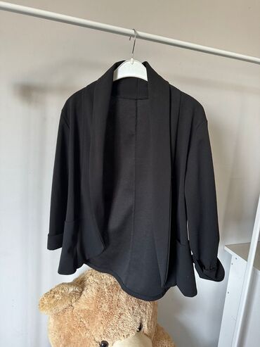crna jakna s: M (EU 38)