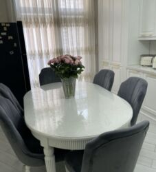 столовый гарнитур стол и стулья: Кухонный стол, Б/у, Овальная, Нераскладной