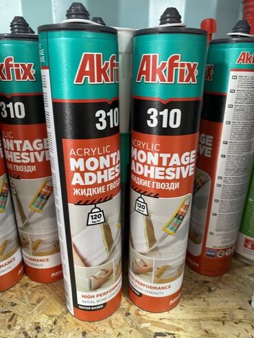 Сухие смеси и грунтовка: Акриловый монтажный клей Akfix 310, также известный как "жидкие