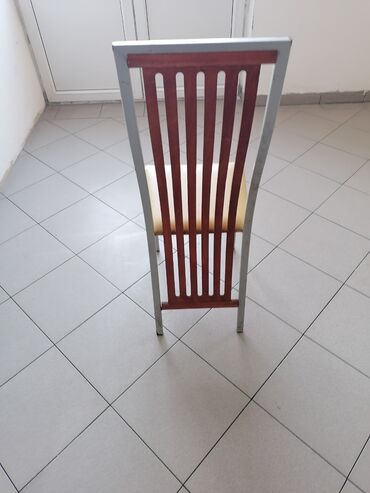 Setovi stolova i stolica: Okrugli kafe/ugostiteljski sto sa metalnom bazom + stolice - Sto — 6