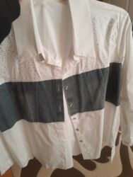 женские вышитые рубашки: Qadın köynəyi – ağ və cins panelli, qaşlı - Model: düymələnən