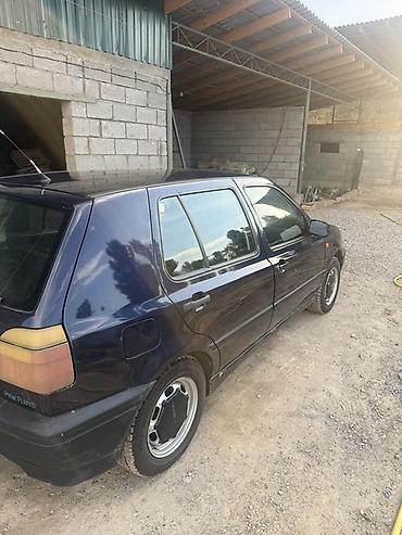Продажа авто: Volkswagen Golf: 1994 г., 1.6 л, Механика, Бензин, Хэтчбэк — 3