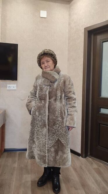 юбка с футболкой: Дублёнка женская из натуральной овчины. - Длина: миди (ниже колена)