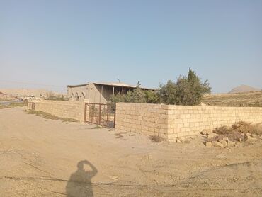 Kommersiya daşınmaz əmlakının satışı: İpək yolunun tam kənarında yerləşən obyekt satılır. Xüsusiyyətlər: - — 9