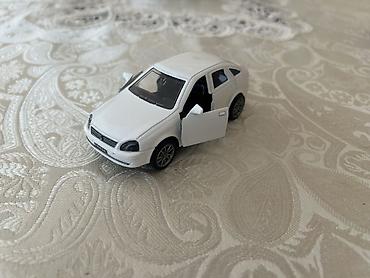 oyuncaq demir masin: Ağ rəngli metal oyuncaq avtomobil modeli - Korpus: metal gövdə — 4