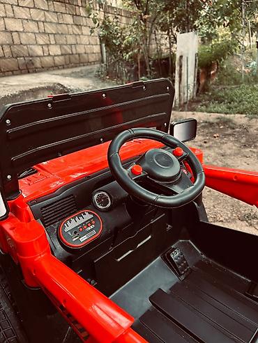 Детский мир: Uşaq üçün elektrikli “Jeep” tipli idarə olunan maşın Xüsusiyyətlər: - — 5