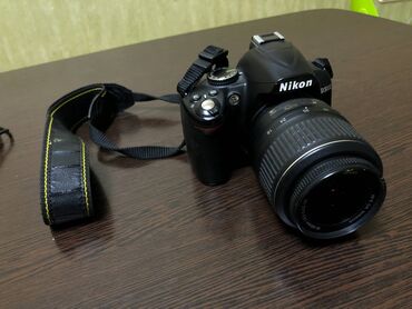 фотографы: Зеркальный фотоаппарат Nikon D3000 Хорошее состояние, целый корпус