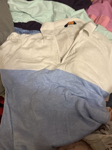 Köynəklər: Kişi köynəkləri,rubaşkaları S razmer,şalvarlar 34 razmerdilər.33 — 11
