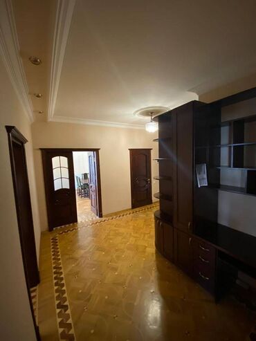 Uzunmüddətli kirayə mənzillər: Nərimanov rayonu,Təbriz kuçəsində,17 mərtəbənin,7-ci mərtəbəsində,2 — 10