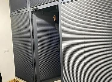 Металлическая входная система с жалюзийными панелями - Конструкция
