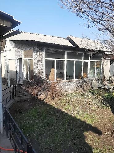 Продажа коттеджей и домов: Представляем дом с дворовой территорией, предлагающий комфортное — 2