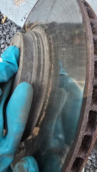 Тормозные диски: Комплект тормозных дисков Lexus — 4