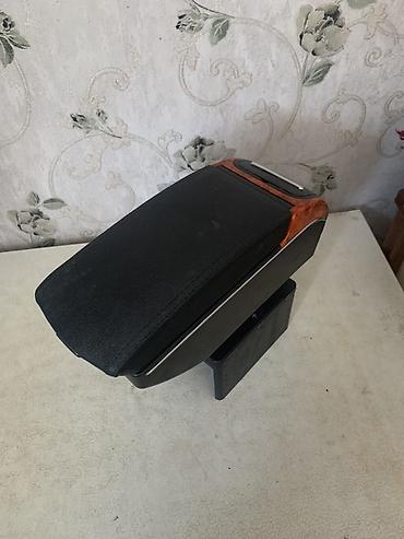 exceed vx: Подлокотник для автомобиля с боксом-органайзером и USB-точки Б/у На — 1