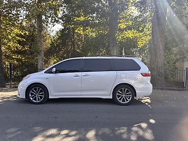 lx 570 2014: Toyota Sienna: 2018 г., 3.5 л, Автомат, Бензин, Минивэн — 5