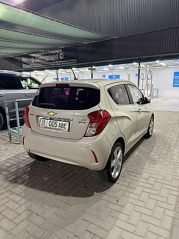 spark 2018: Chevrolet Spark: 2016 г., 1 л, Автомат, Бензин, Хэтчбэк — 4
