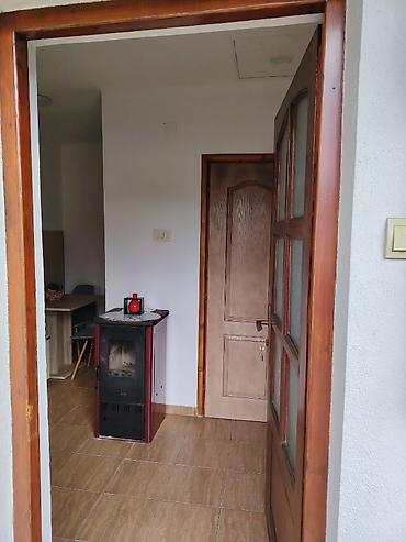 Kuća na dan: Jednosoban prizemni apartman/kućica sa dvorištem u samo centru grada u — 2