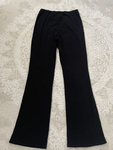 34 pantalone: M (EU 38), L (EU 40), Normalan struk, Ravne nogavice