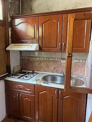Mətbəx mebeli: Mətbəx mebeli dəsti – kompakt ölçülü, klassik üslub hündürlüyü 1.80 — 3