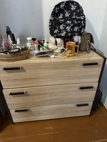 металлические шкафы для документов в бишкеке: Шифоньер, Прямой