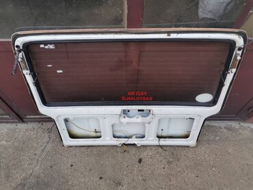 Auto delovi: Vrata gepeka Lada 2104 Karavan kompletna bela sa staklom. Očuvana — 9