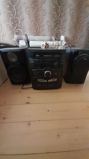 musiqi sistemi: Muzukalni centr aukst var Gencede