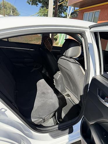 bongo kia: Hyundai Elantra: 2019 г., Бензин, Седан — 9