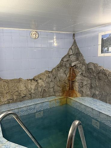 Бани, сауны, SPA: - Просторный мойчный зал, облицованный кафелем, с антискользящими — 11