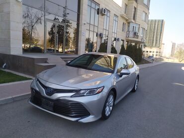 Toyota: Toyota Camry: 2018 г., 2.5 л, Вариатор, Гибрид, Седан