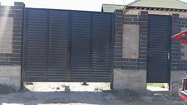 Откатные ворота: Металлические ворота с горизонтальными ламелями и вертикальными — 8